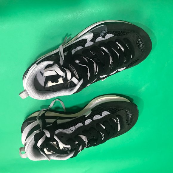 Sacai x Nike VaporWaffle Black and White main image 12